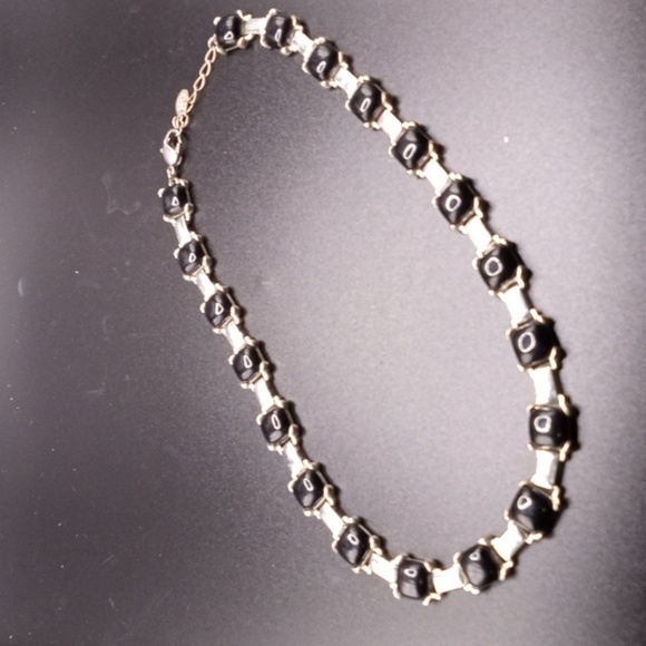 VINTAGE CAROLINA HERRARA NECKLACE - Picture 4 of 9